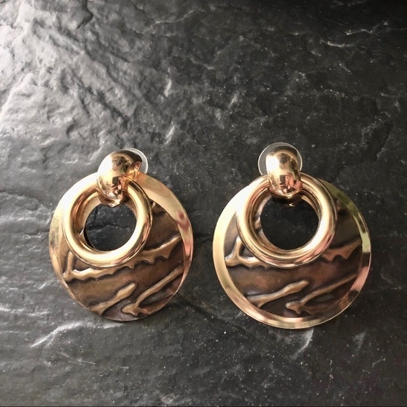 Vintage Post Earrings Gold Tone - Picture 1 of 5